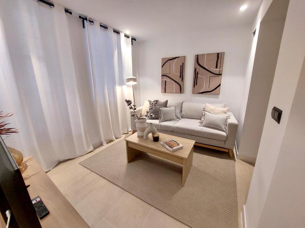 Helearon Suite Малага Екстериор снимка